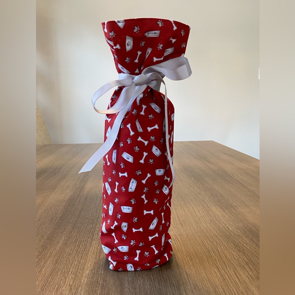 Wine Bottle Gift Bag With Dog Print, Red/White.